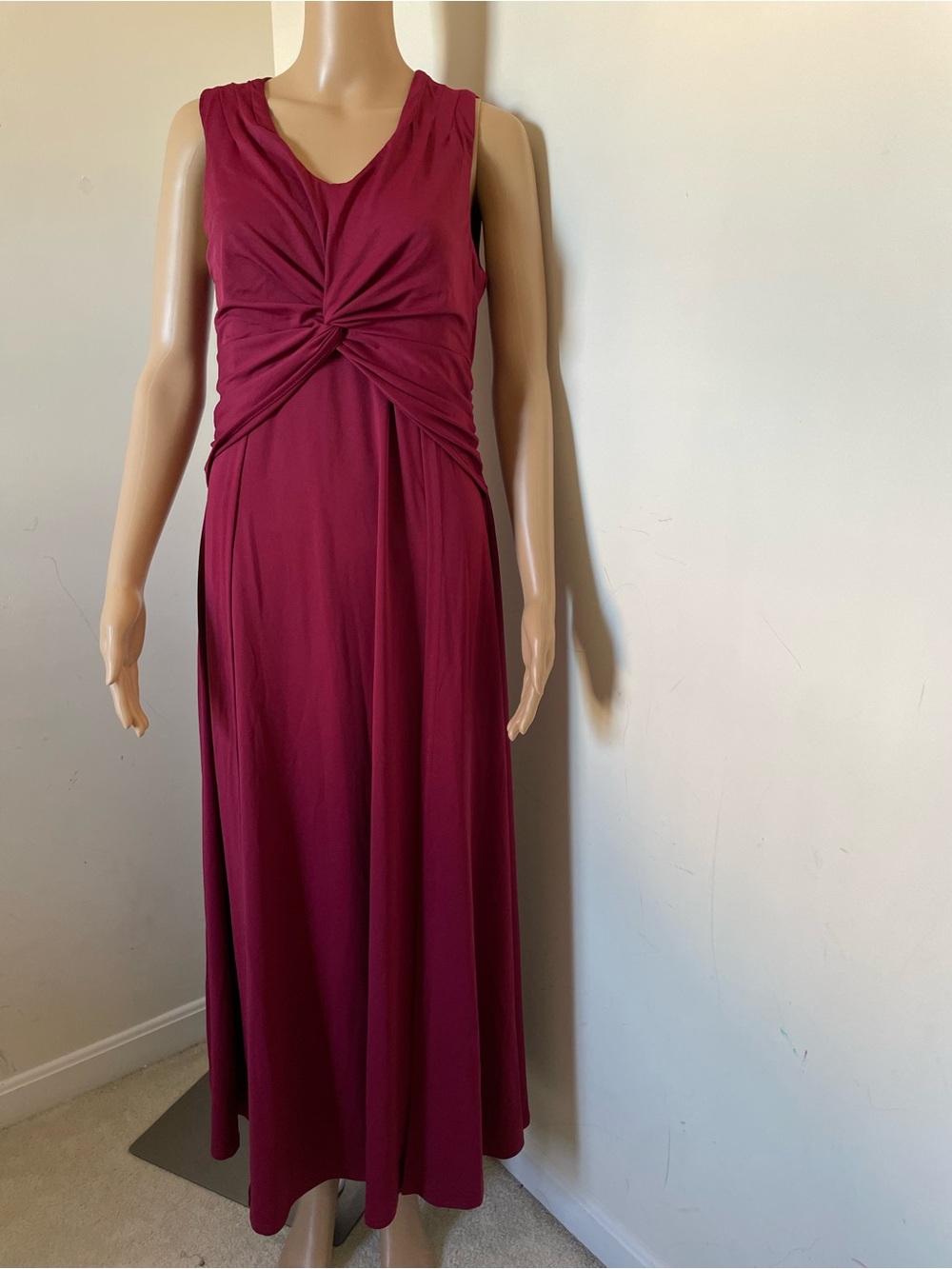 Women’s Sleeveless Twist-Front Maxi Dress in Deep Wine Size M